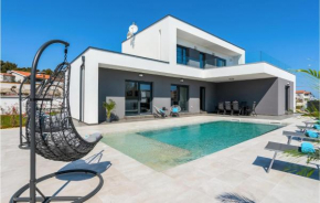 Awesome home in Premantura w/ Outdoor swimming pool, Outdoor swimming pool and 3 Bedrooms